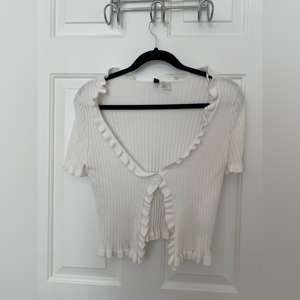 H&M white button too